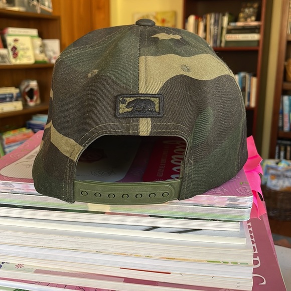 Top Level Camo hat - Picture 4 of 6